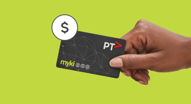 在墨爾本使用 myki 卡於電車或火車的感應機上刷卡搭乘公共交通