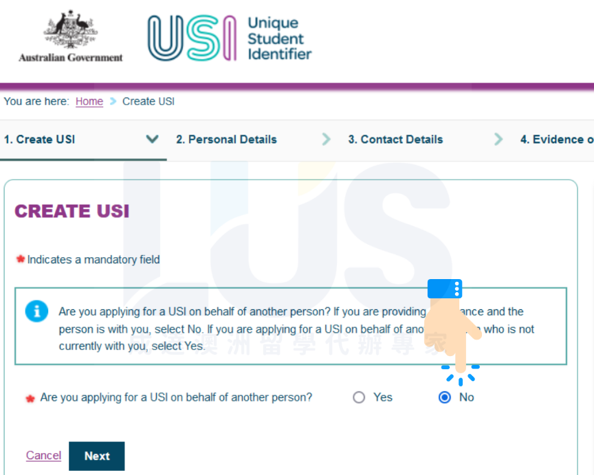 optus電話卡教學 有個橘色衣服粉色褲子的女生戴墨鏡手上拿著手機 澳洲打工度假電話卡教學文