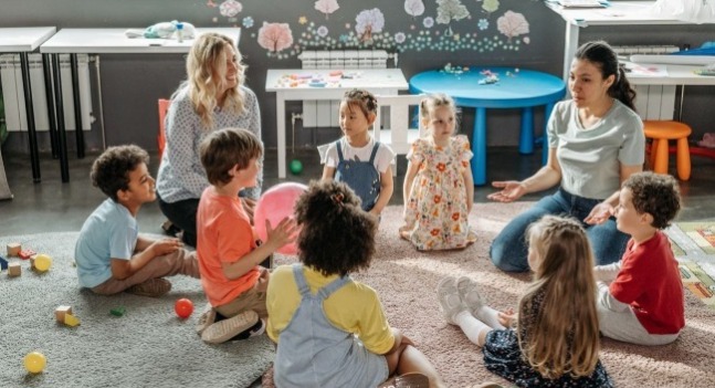 有很多昆州的建築物在河旁邊 昆州TAFE 西廚