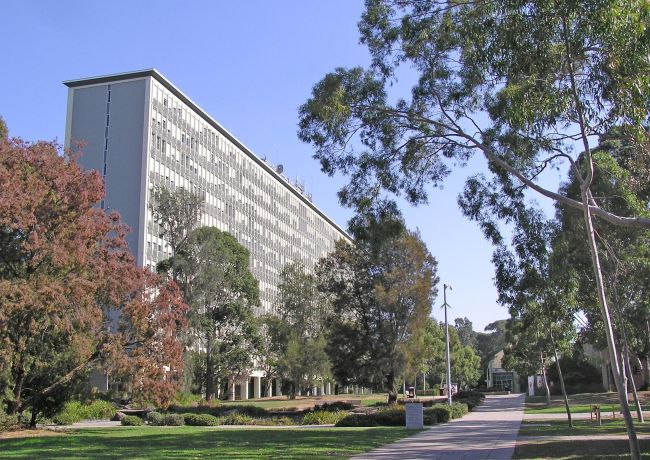 蒙納許大學 Monash University
